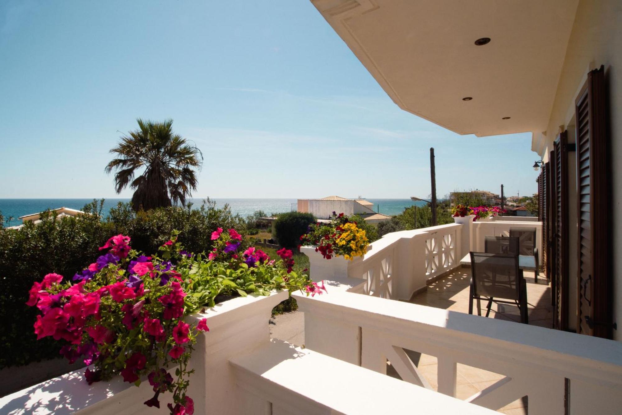 Angelique Apartments آغيوس غيوريوس المظهر الخارجي الصورة