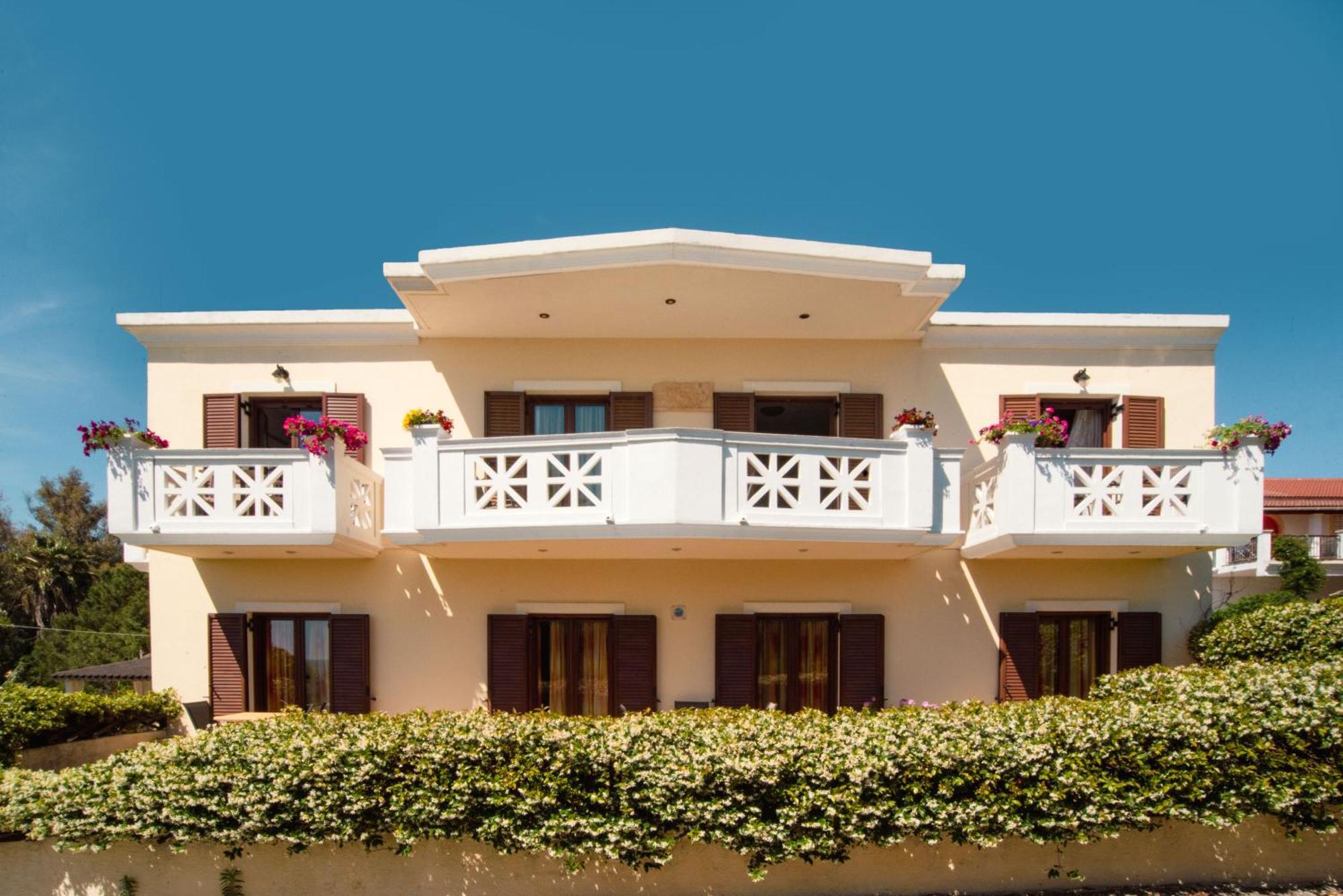 Angelique Apartments آغيوس غيوريوس المظهر الخارجي الصورة